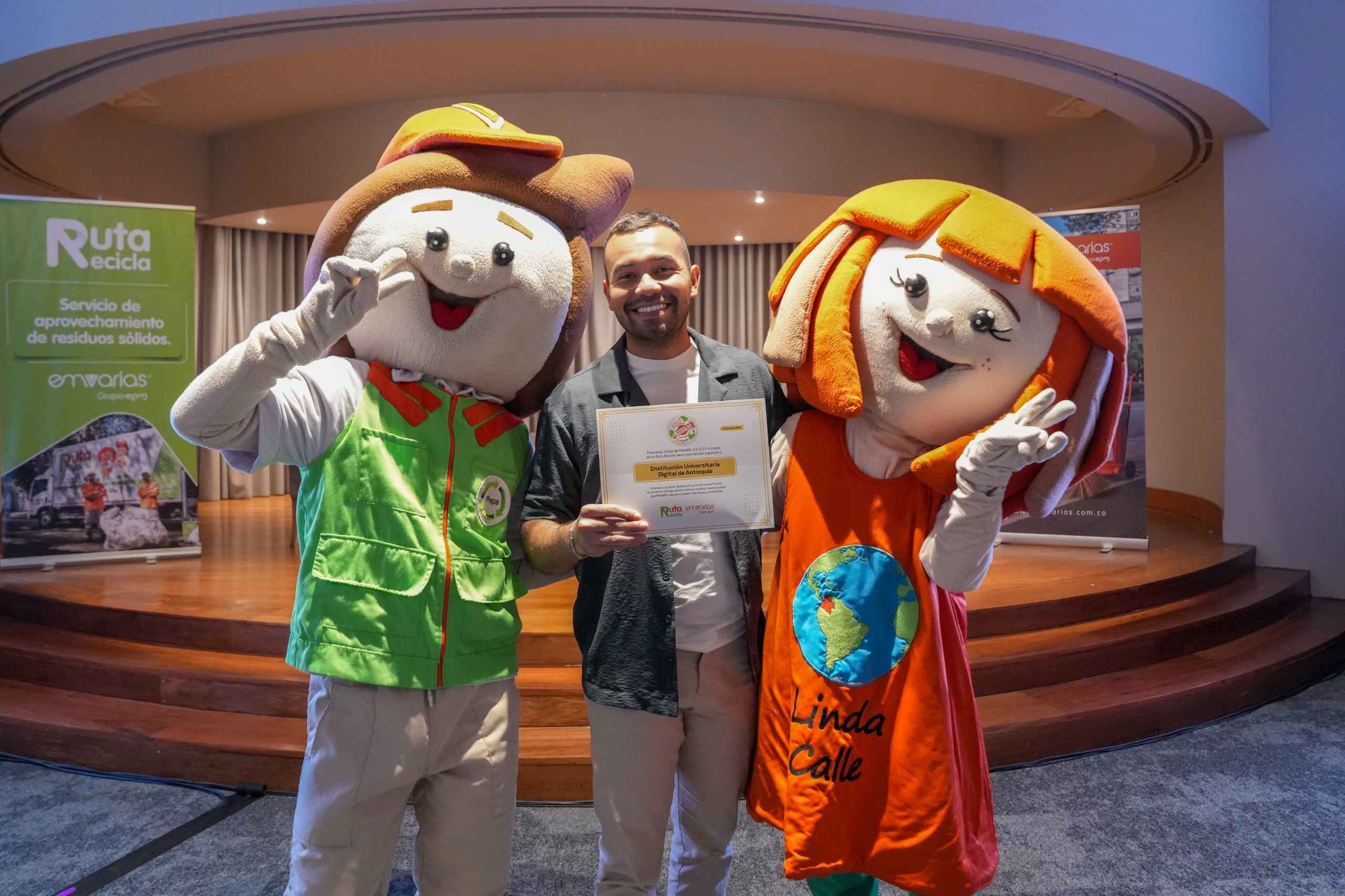 IU Digital de Antioquia recibió Mención especial en el Sello Naranja 2025, por sus buenas prácticas ambientales