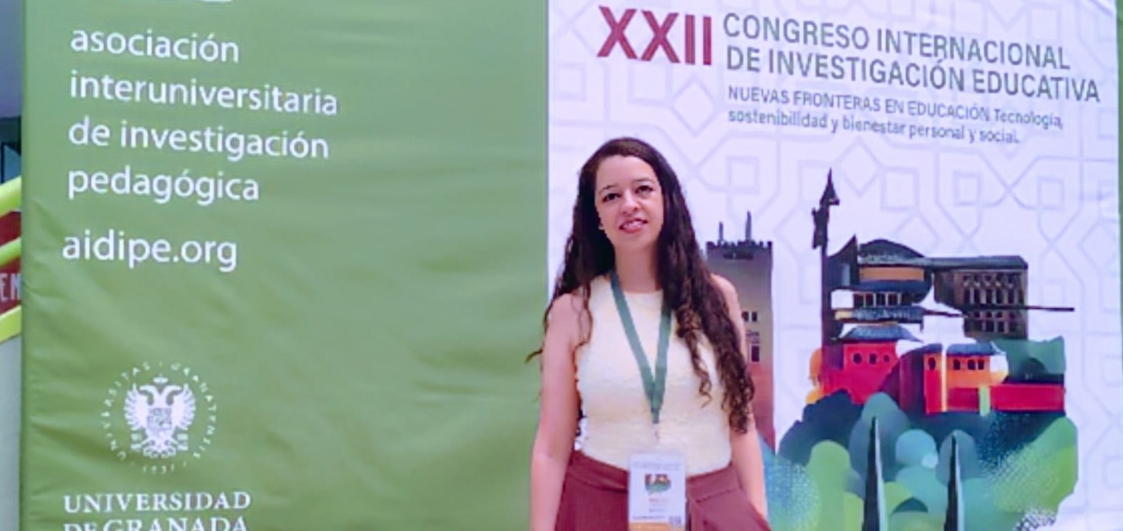 "Más allá de las Ferias de Ciencias": docente de la IU Digital presenta innovador modelo de gobernanza científica en congreso de España