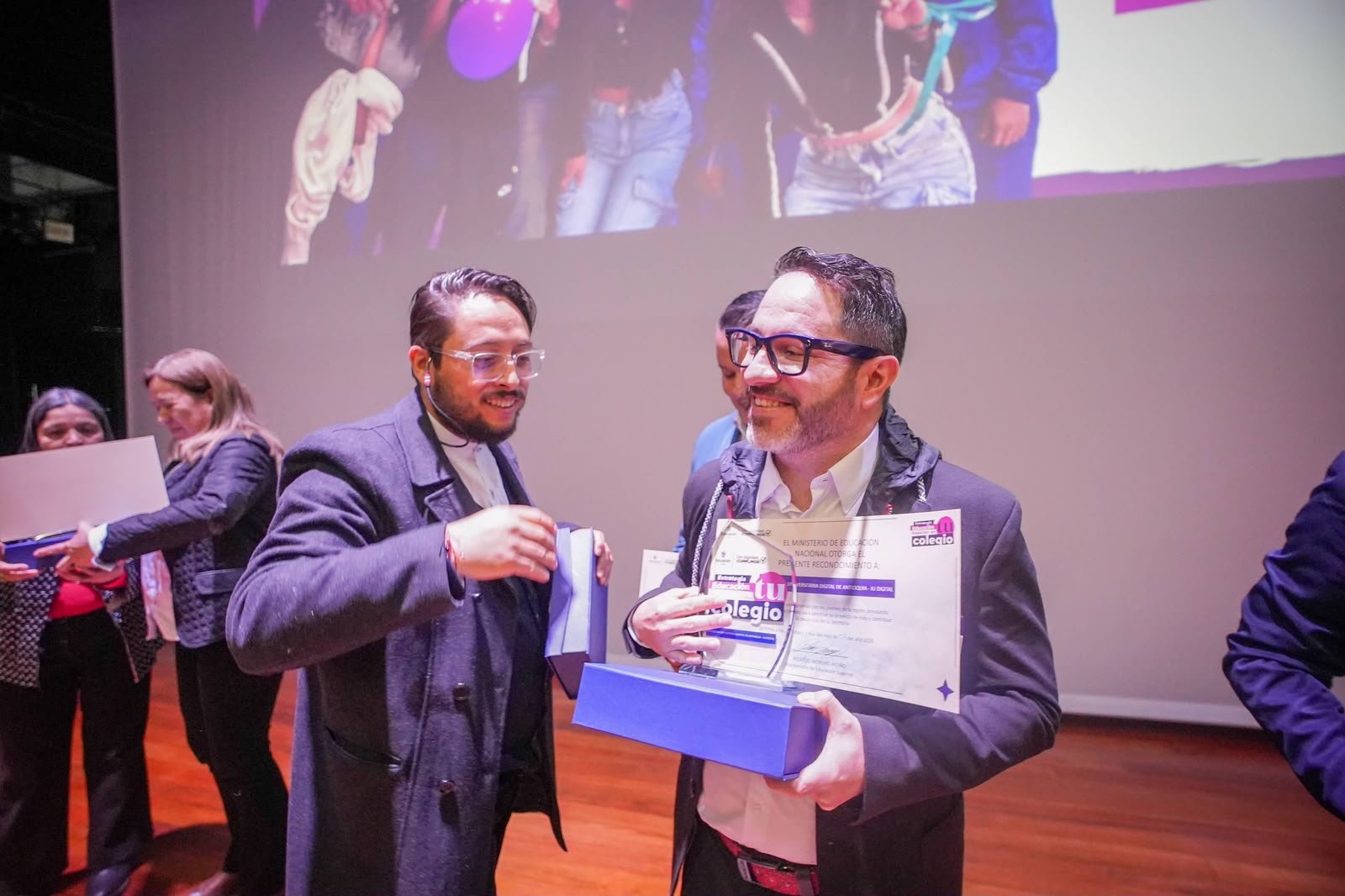 El Ministerio de Educación Nacional reconoce a la IU Digital por llevar educación superior a los territorios donde más se necesita