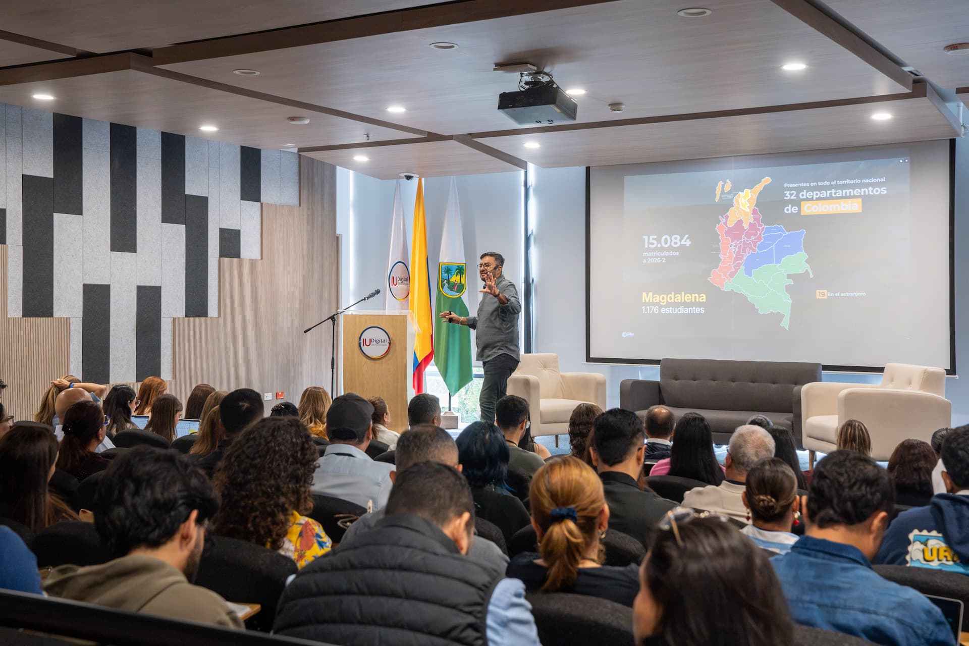AcademIA Summit puso a conversar a la educación superior sobre los retos que vienen