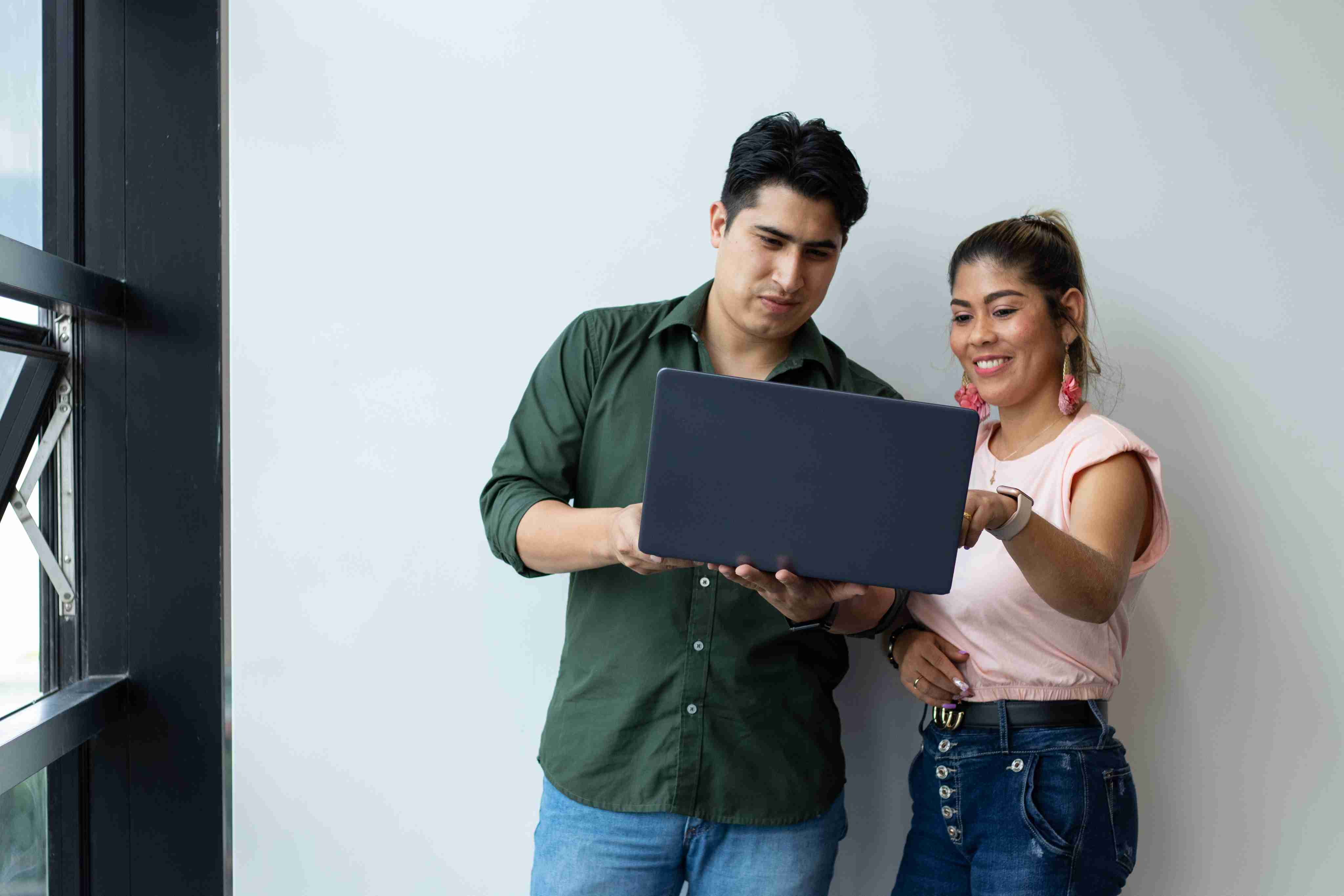 Estudiantes participando en el programa de monitorías académicas de la IU Digital de Antioquia